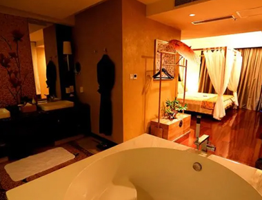 武汉江汉区养生会所的黄昏恋：当爱情遇上八十岁